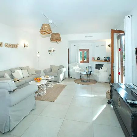 Villa Gato By Vintage Travel