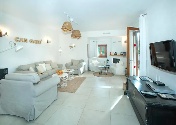 Villa Gato By Vintage Travel